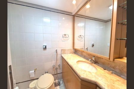 Apartamento à venda com 114m², 3 quartos e 2 vagas Apartamento à venda com 114m², 3 quartos e 2 vagasBanheiro 2