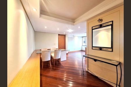 Apartamento à venda com 114m², 3 quartos e 2 vagas Apartamento à venda com 114m², 3 quartos e 2 vagasSala