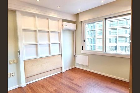 Apartamento à venda com 114m², 3 quartos e 2 vagas Apartamento à venda com 114m², 3 quartos e 2 vagasQuarto 2