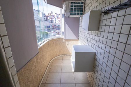 Apartamento para alugar com 90m², 3 quartos e 1 vagavaranda