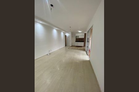 Apartamento para alugar com 74m², 3 quartos e 2 vagas Apartamento para alugar com 74m², 3 quartos e 2 vagasSala