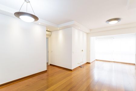 Sala de apartamento para alugar com 3 quartos, 100m² em Moema, São Paulo