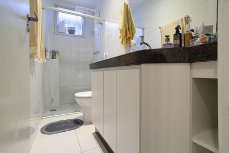 Apartamento à venda com 123m², 3 quartos e 1 vaga Apartamento à venda com 123m², 3 quartos e 1 vagaBanheiro social