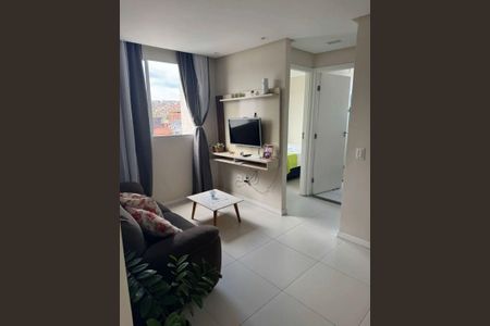 Sala de apartamento para alugar com 2 quartos, 40m² em IAPI, Salvador