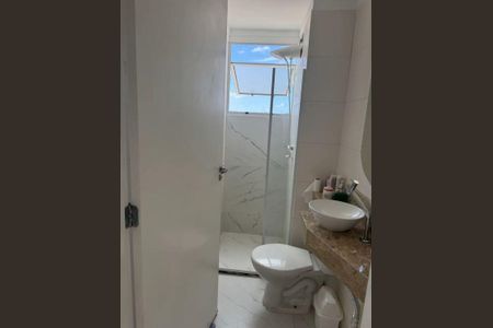 Banheiro de apartamento para alugar com 2 quartos, 40m² em IAPI, Salvador
