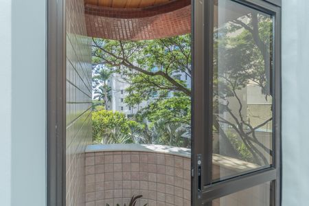 Apartamento à venda com 102m², 3 quartos e 2 vagas Apartamento à venda com 102m², 3 quartos e 2 vagasVaranda da Suíte