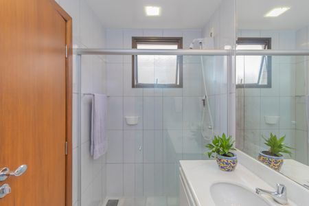 Apartamento à venda com 102m², 3 quartos e 2 vagas Apartamento à venda com 102m², 3 quartos e 2 vagasSuíte
