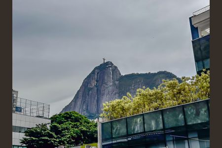 Casa de condomínio à venda com 140m², 3 quartos e 1 vaga