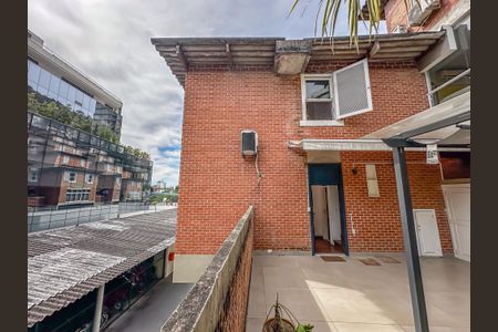 Casa de condomínio à venda com 140m², 3 quartos e 1 vaga