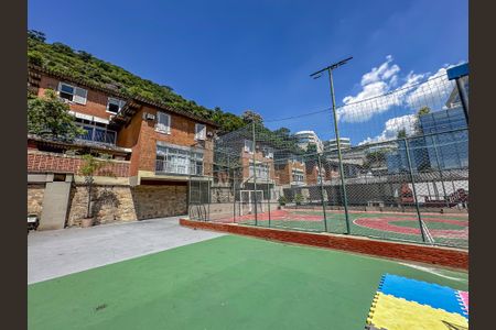 Casa de condomínio à venda com 140m², 3 quartos e 1 vaga