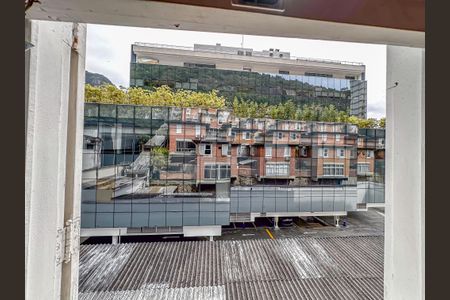Casa de condomínio à venda com 140m², 3 quartos e 1 vaga