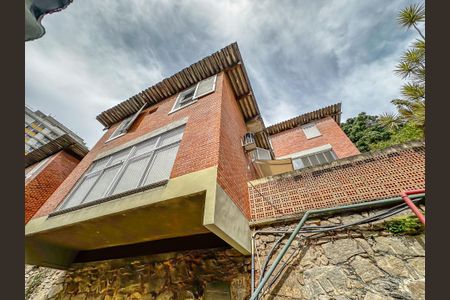 Casa de condomínio à venda com 140m², 3 quartos e 1 vaga