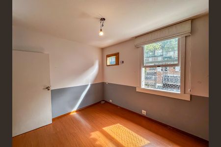 Casa de condomínio à venda com 140m², 3 quartos e 1 vaga