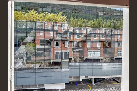 Casa de condomínio à venda com 140m², 3 quartos e 1 vaga