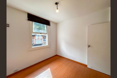 Casa de condomínio à venda com 140m², 3 quartos e 1 vaga