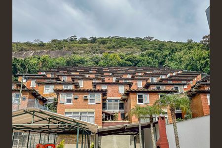 Casa de condomínio à venda com 140m², 3 quartos e 1 vaga