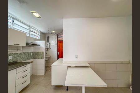 Casa de condomínio à venda com 140m², 3 quartos e 1 vaga