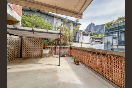Casa de condomínio à venda com 140m², 3 quartos e 1 vaga