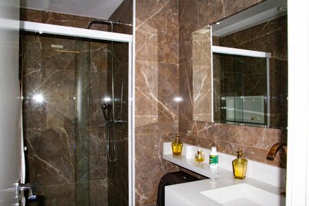 Apartamento à venda com 70m², 2 quartos e 1 vaga Apartamento à venda com 70m², 2 quartos e 1 vagaBanheiro
