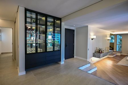 Hall de Entrada de apartamento à venda com 3 quartos, 195m² em Real Parque, São Paulo