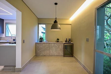 Apartamento à venda com 195m², 3 quartos e 3 vagasCopa