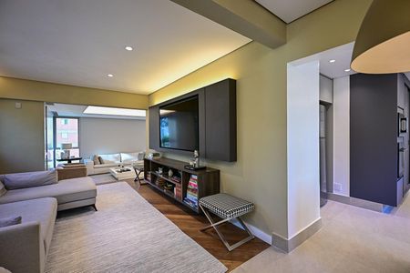 Sala de Tv de apartamento à venda com 3 quartos, 195m² em Real Parque, São Paulo
