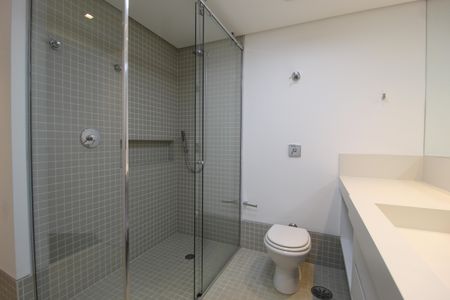 Apartamento para alugar com 300m², 4 quartos e 4 vagasBanheiro da Suíte 1