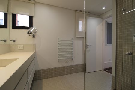 Apartamento para alugar com 300m², 4 quartos e 4 vagasBanheiro da Suíte 2