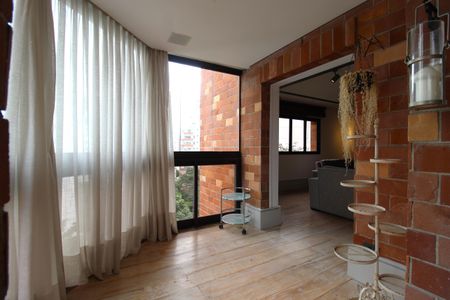Varanda de apartamento para alugar com 4 quartos, 300m² em Vila Uberabinha, São Paulo