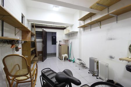 Apartamento para alugar com 300m², 4 quartos e 4 vagasDepósito
