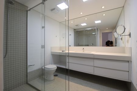 Apartamento para alugar com 300m², 4 quartos e 4 vagasBanheiro da Suíte 1