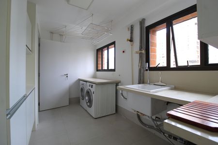 Apartamento para alugar com 300m², 4 quartos e 4 vagasÁrea de Serviço