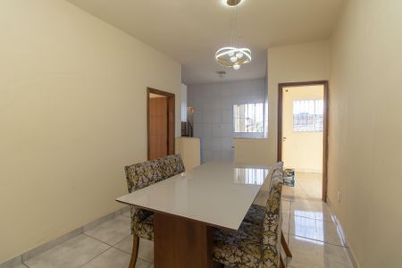 Casa para alugar com 80m², 3 quartos e 1 vagaSala