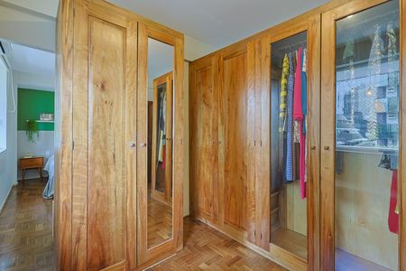 Apartamento para alugar com 191m², 4 quartos e 1 vaga