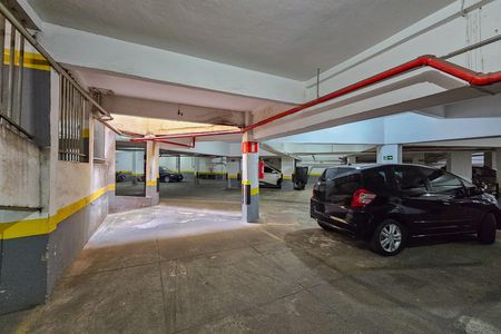 Apartamento para alugar com 191m², 4 quartos e 1 vaga