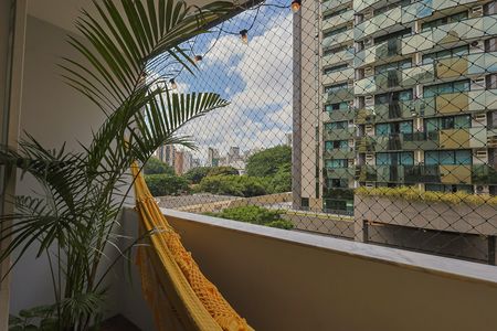 Apartamento para alugar com 191m², 4 quartos e 1 vaga