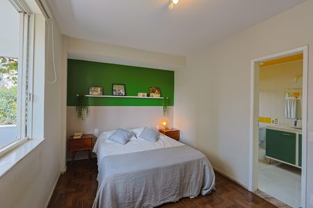 Apartamento para alugar com 191m², 4 quartos e 1 vaga