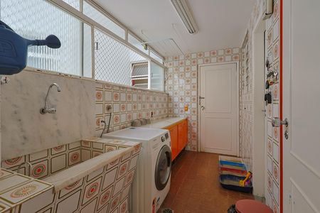 Apartamento para alugar com 191m², 4 quartos e 1 vaga
