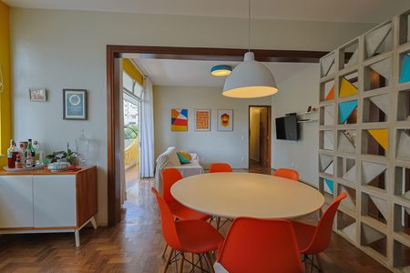 Apartamento para alugar com 191m², 4 quartos e 1 vaga