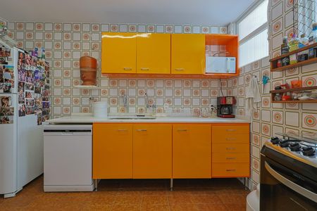 Apartamento para alugar com 191m², 4 quartos e 1 vaga