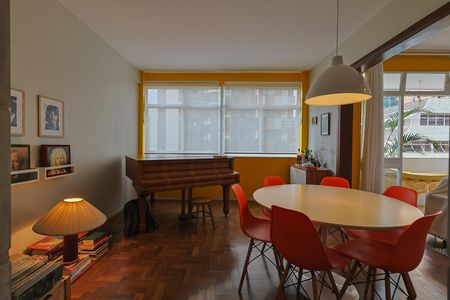 Apartamento para alugar com 191m², 4 quartos e 1 vaga