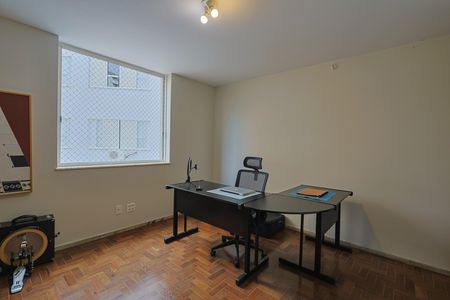 Apartamento para alugar com 191m², 4 quartos e 1 vaga