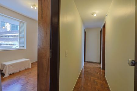 Apartamento para alugar com 191m², 4 quartos e 1 vaga