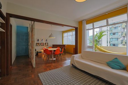 Apartamento para alugar com 191m², 4 quartos e 1 vaga