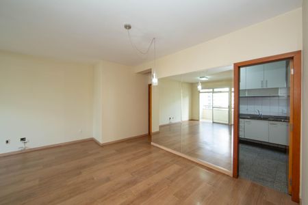 Apartamento para alugar com 181m², 3 quartos e 2 vagas Apartamento para alugar com 181m², 3 quartos e 2 vagasSALA