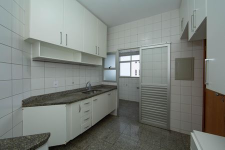 Apartamento para alugar com 181m², 3 quartos e 2 vagas Apartamento para alugar com 181m², 3 quartos e 2 vagasCOZINHA