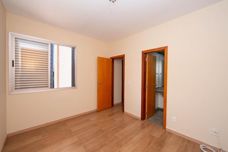 Apartamento para alugar com 181m², 3 quartos e 2 vagas Apartamento para alugar com 181m², 3 quartos e 2 vagasQUARTO3