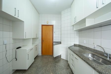 Apartamento para alugar com 181m², 3 quartos e 2 vagas Apartamento para alugar com 181m², 3 quartos e 2 vagasCOZINHA