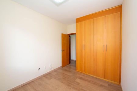 Apartamento para alugar com 181m², 3 quartos e 2 vagas Apartamento para alugar com 181m², 3 quartos e 2 vagasQUARTO2