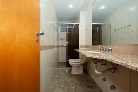 Apartamento para alugar com 181m², 3 quartos e 2 vagas Apartamento para alugar com 181m², 3 quartos e 2 vagasBANHEIRO2